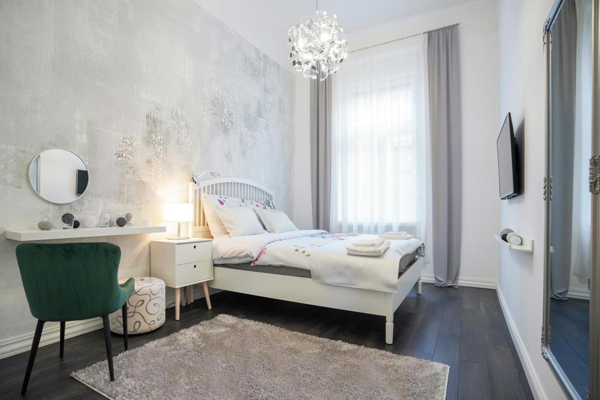 Decor Apartman Eger Buitenkant foto